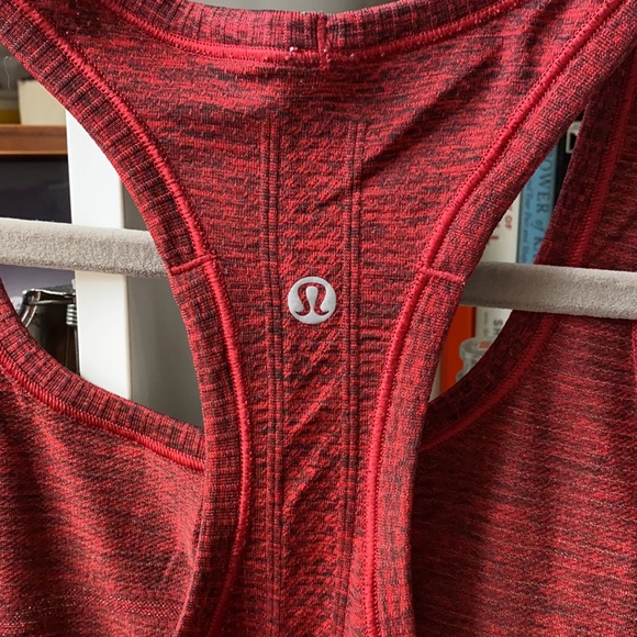 lululemon WOMENS Tank - Picture 3 of 4
